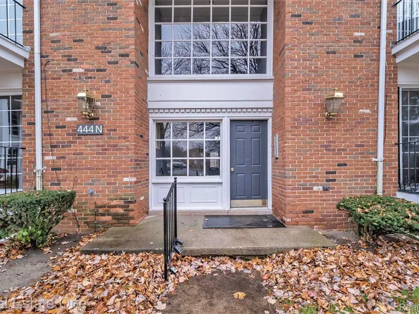 444 Fox Hills Dr N #A-8, Bloomfield Hills, MI 48304