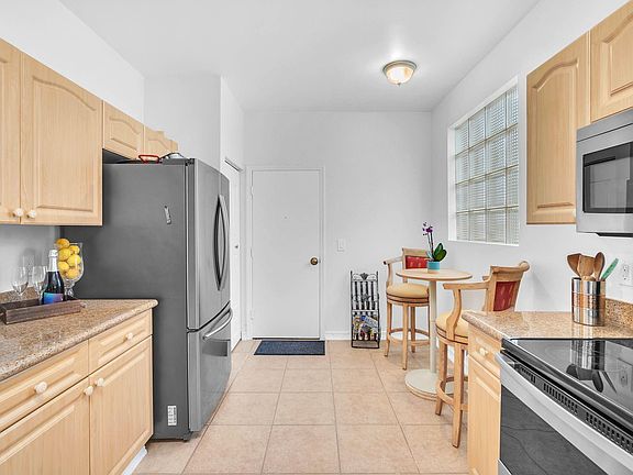5th image of 10387 NW 7th Street