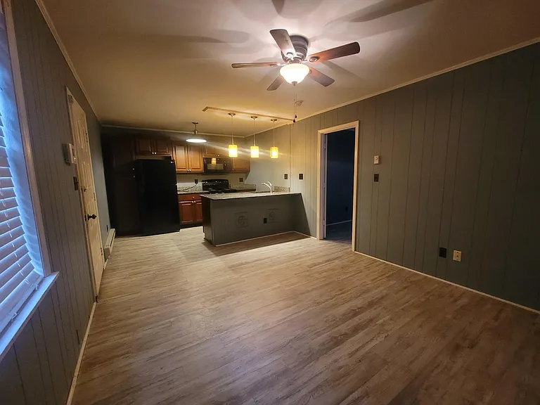 4295 Brownsboro Rd #3 — Photo 2