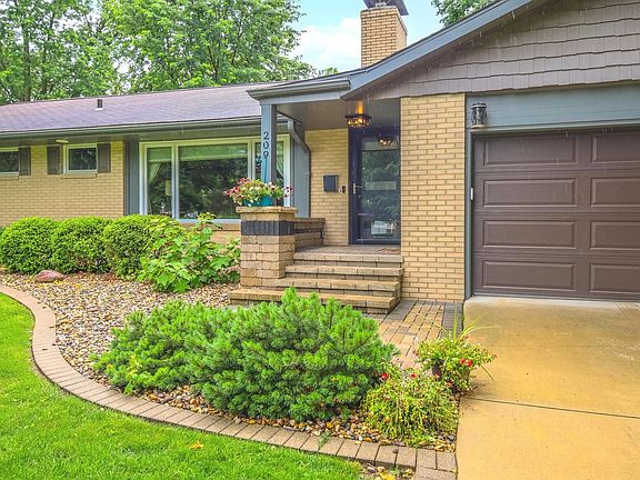 4th image of 209 Orleans Dr