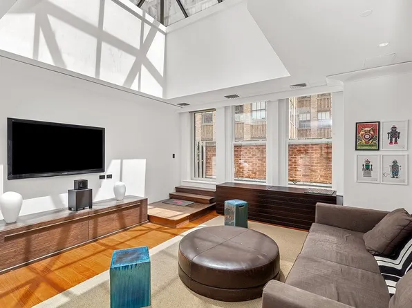 55 Wall St APT 942, New York, NY 10005