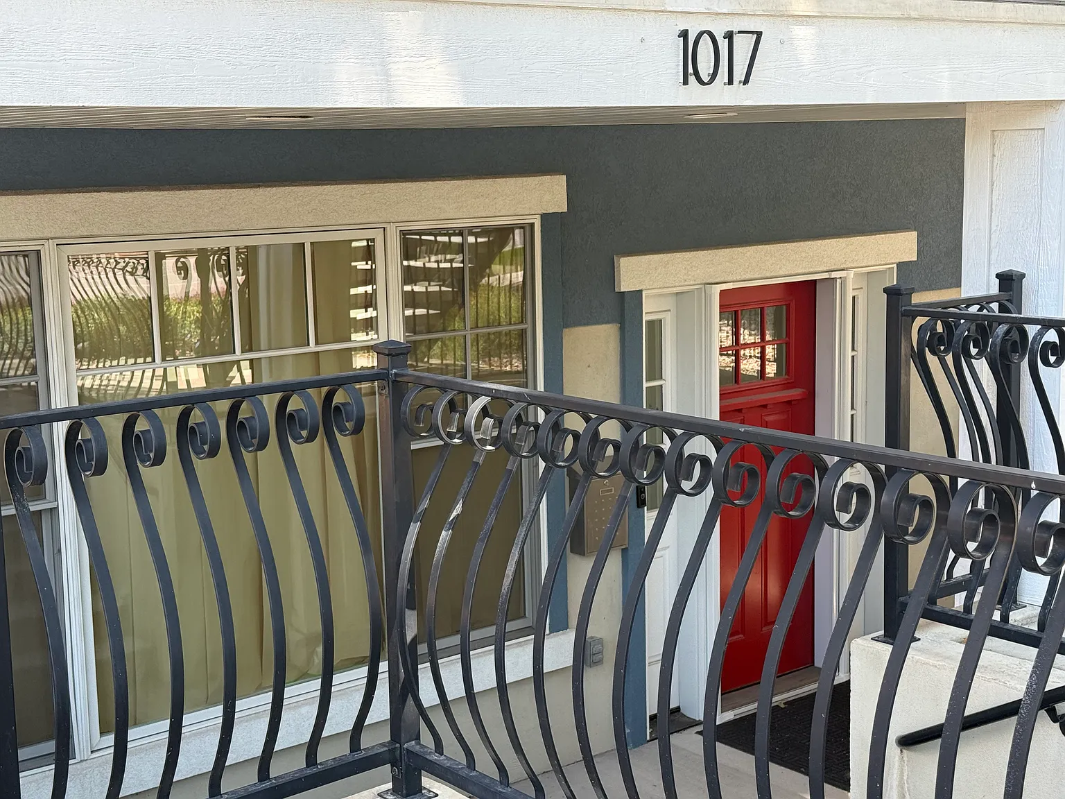 3 bed, 2.5 bath, 2000 sqft, $3,150 — Photo 2