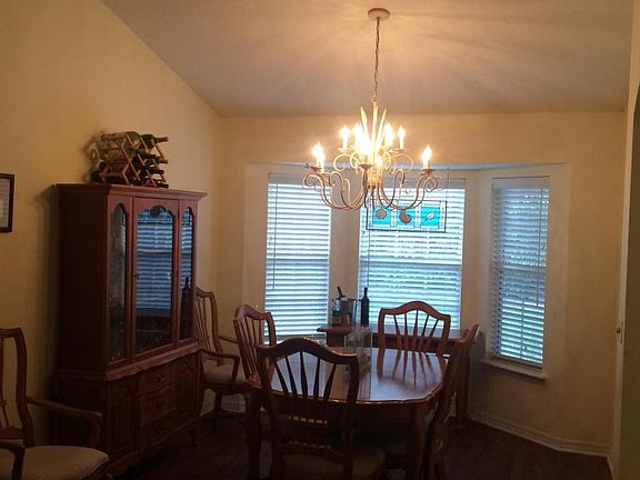3rd image of 180 Crossroad Lakes Dr