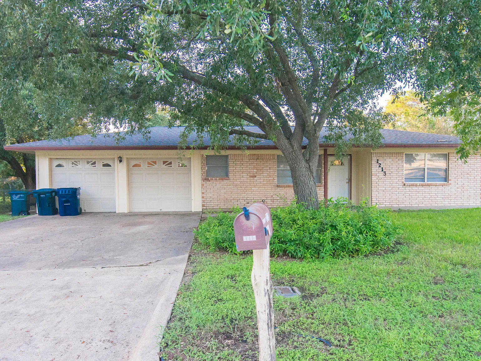 4 bed, 1418 sqft, $1,800 — Photo 1