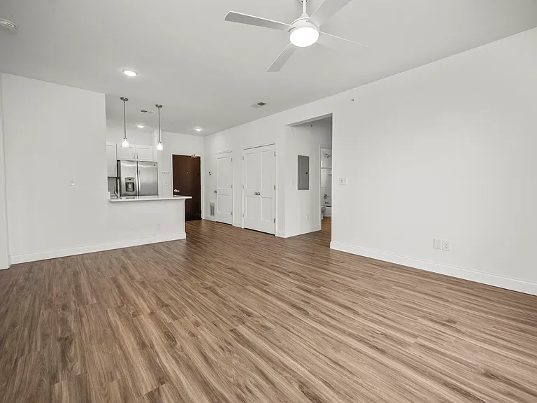 231 Walton Ave #302 — Photo 9