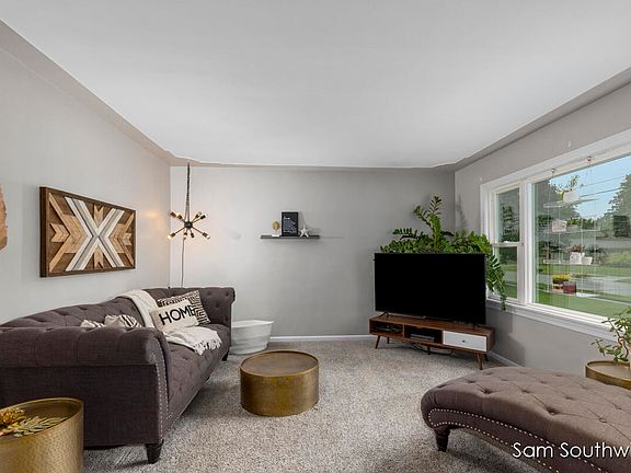 2nd image of 4451 Billmar St SW