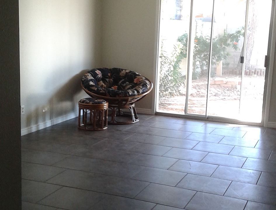 1st image of 929 N 87th Pl