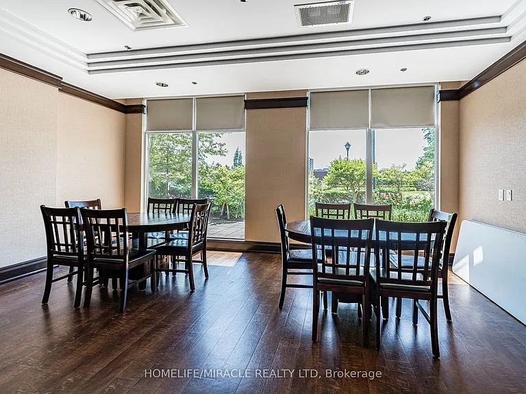 18 Harding Blvd #121 — Photo 36