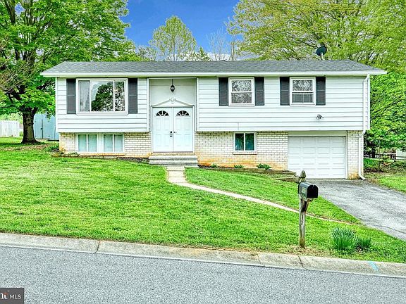2nd image of 717 Franlyn Dr