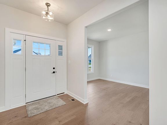 2nd image of 36 Elderberry Ln #E4s9gf