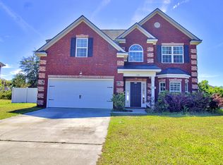 608 Red Oak Ln, Hinesville, GA 31313