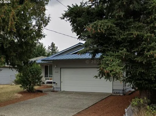 1121 Hughes St, Oregon City, OR 97045