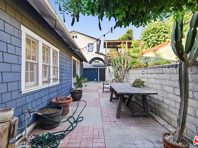 316 E Ellis Ave — Photo 23