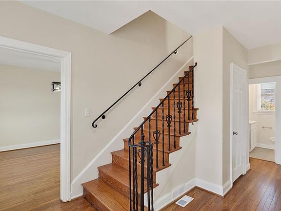 4th image of 421 Sycamore Rd