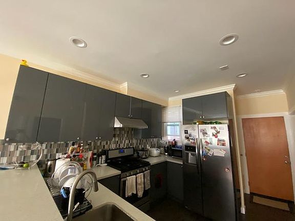 2nd image of 2639 Clement St APT 2