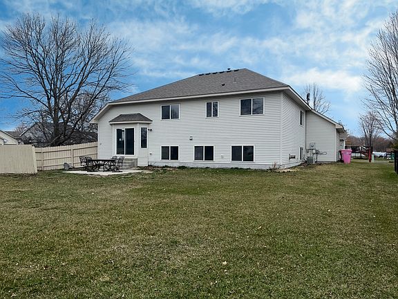 2nd image of 10213 Washington Ct NE