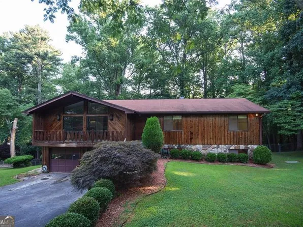 3570 Castlehill Ct, Tucker, GA 30084