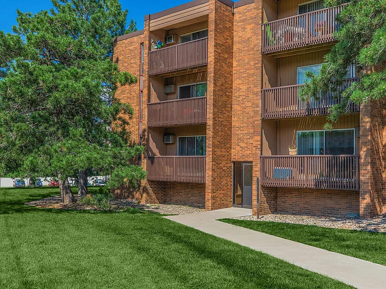 Holiday Acres Apartments — Photo 13
