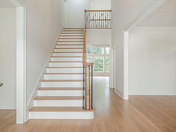 5th image of 9329 Windrose Cir