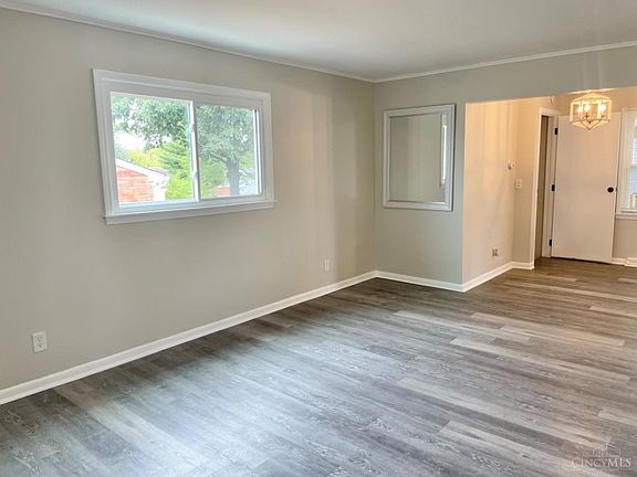 3rd image of 2568 Belhaven Dr