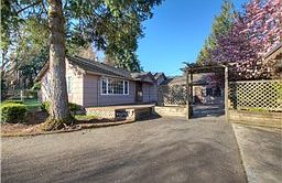 4th image of 916 21st St SW #F