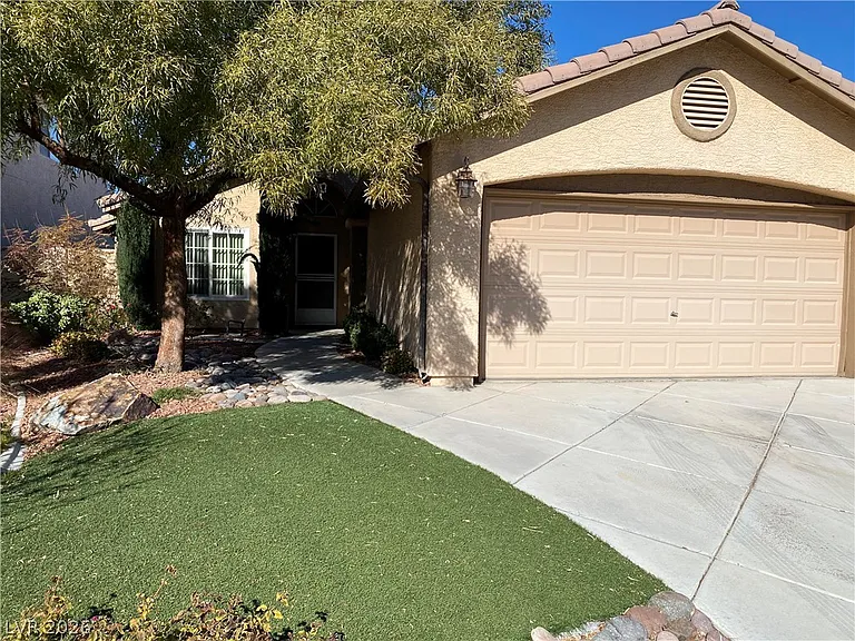 6624 Tampa Ct — Photo 2