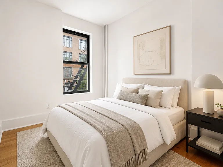 117 Perry St #7 — Photo 3