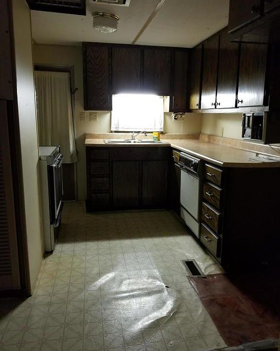 1st image of 407 W Valentine St