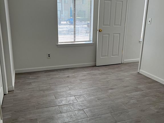 2nd image of 19 Sierra Ct