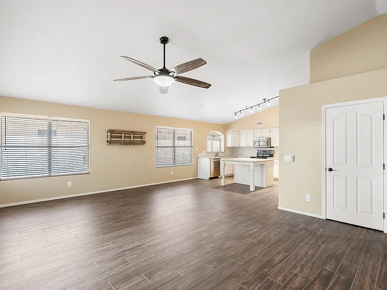 7936 W Taro Ln — Photo 10