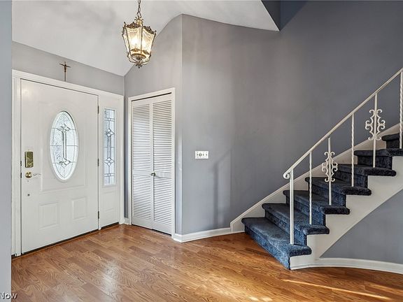 4th image of 578 Brooke Ln