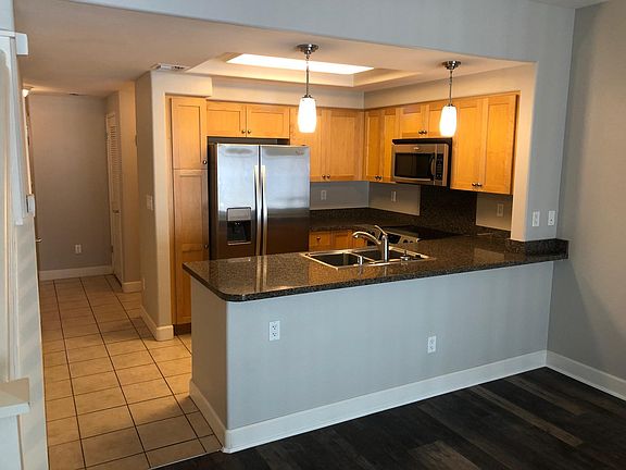 5th image of 92-1518 Aliinui Dr APT 4