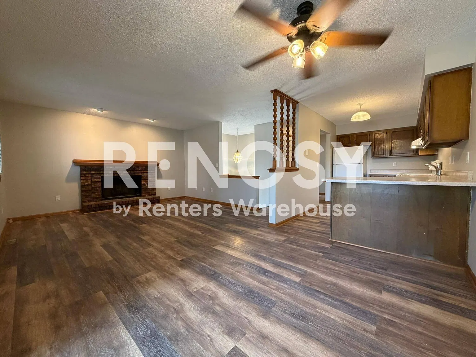 Large 3 Bed 1 Bath Southside Quadplex! — Photo 3
