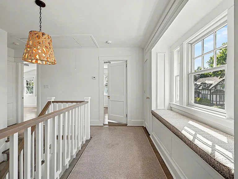 12 Rockview Dr — Photo 18
