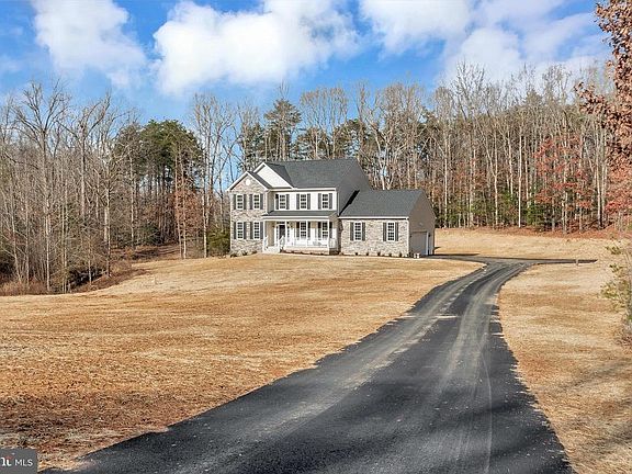 3rd image of 7415 Stonegate Estates Dr