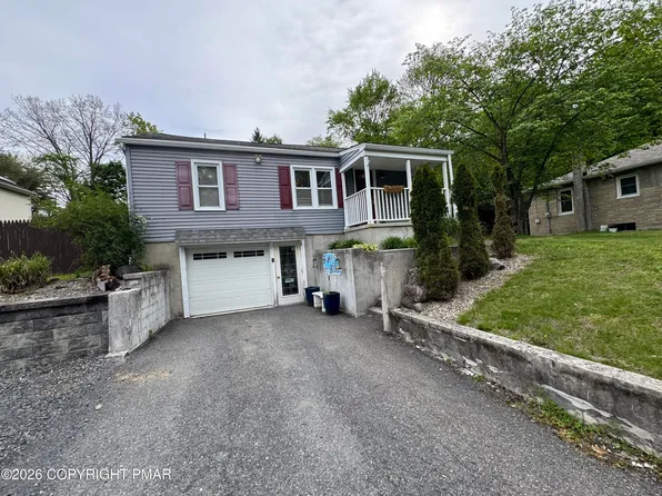 105 Periwinkle Ln, Stroudsburg, PA 18360