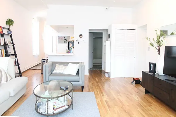 Rented by Level Group | media 18