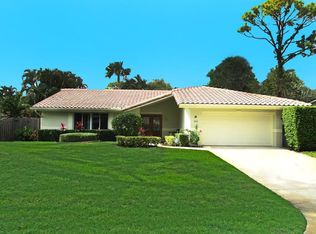 818 Foxpointe Cir, Delray Beach, FL 33445