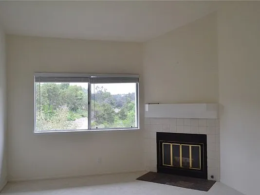 2 bed, 2.5 bath, 1204 sqft, $3,700 — Photo 3