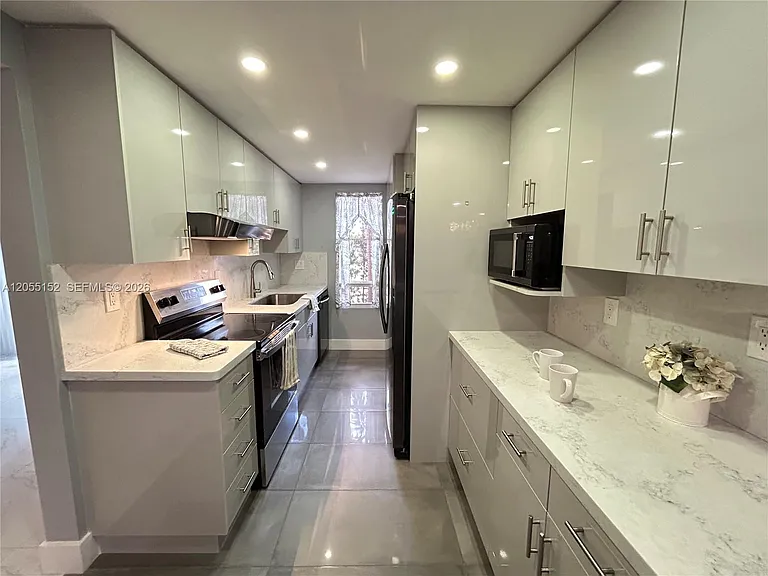 14110 Kendale Lakes Cir — Photo 15