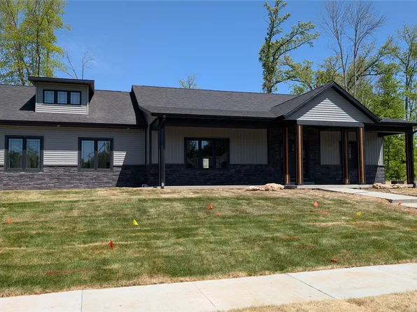 5630 Seminole Valley Trl NE, Cedar Rapids, IA 52411