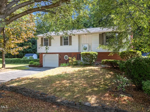 30 Spa Drive, Saratoga Springs, NY 12866