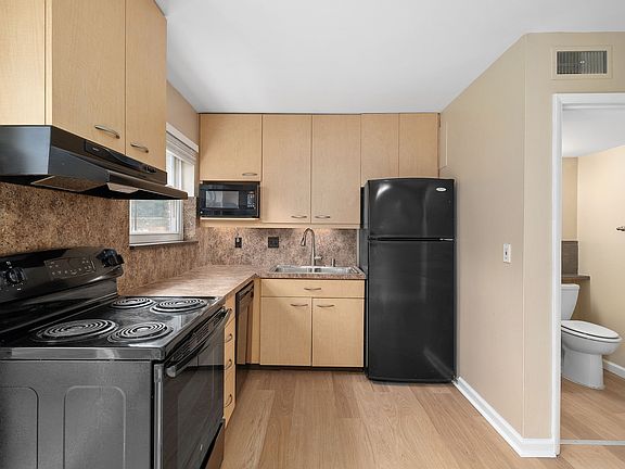 4th image of 447 Olian Dr
