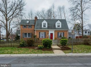 8216 Maple Ridge Rd, Bethesda, MD 20814