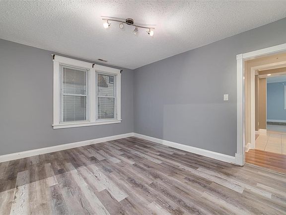 4th image of 4640 Oldenburg Ave