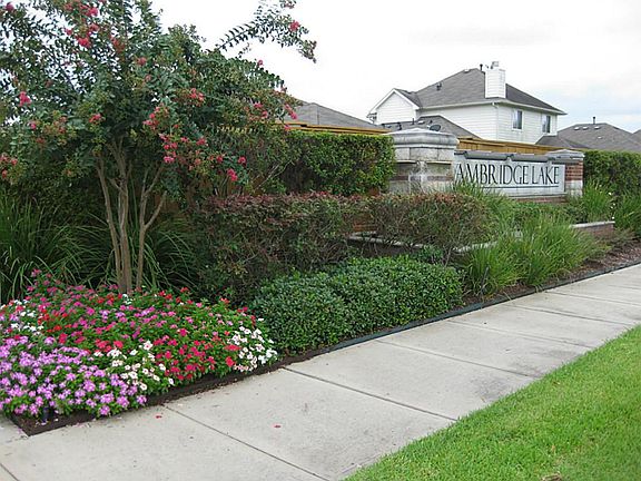 Colorful entrance into the neighborhood.