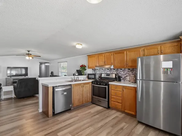 1249 Huron Dr, Marion, IA 52302