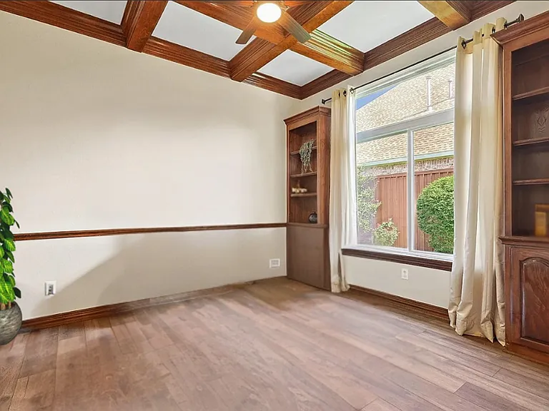 4568 Saint James Dr — Photo 11