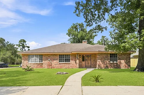 339 Connaught Way Photo 1