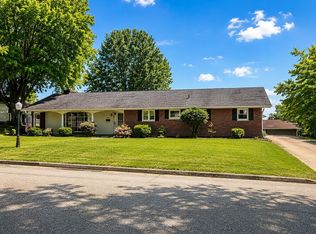 804 S Ritchie Ave, Ravenswood, WV 26164